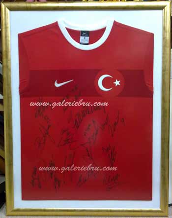 imzalı Hatıra Milli takım forması Galeri Ebru sanatsal çerçeveci